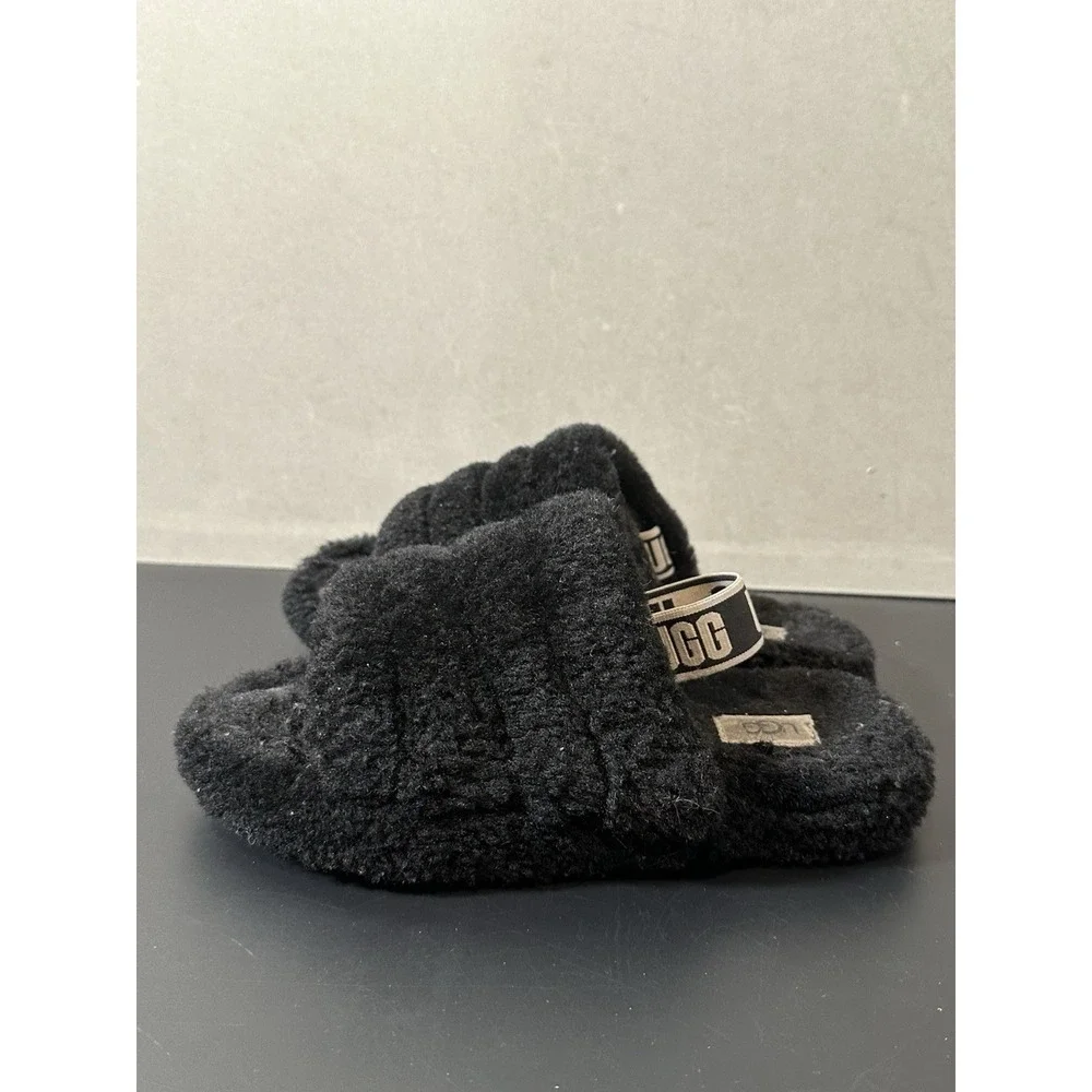 Ugg Fluffy Slides Size 3‎